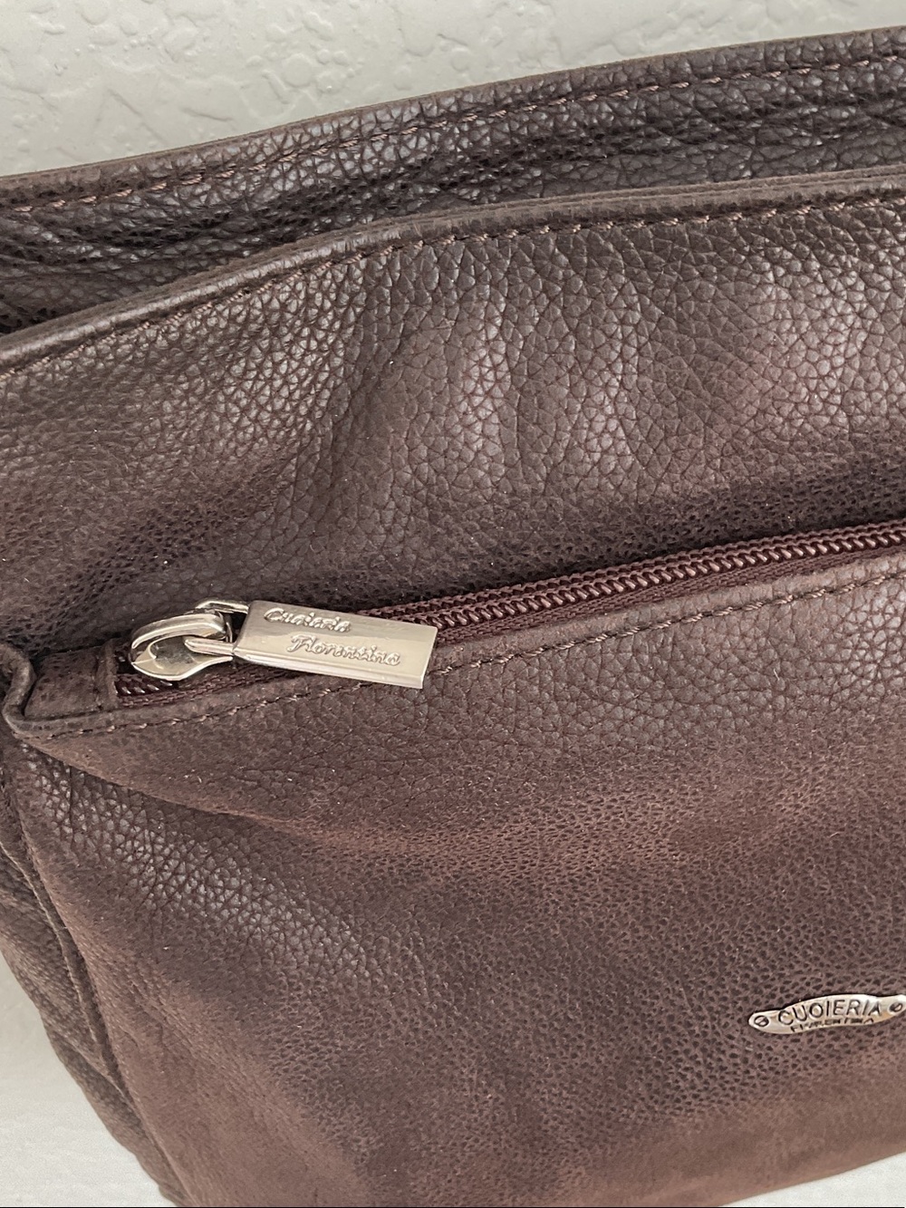CUOIERIA FIORENTINA Dark Brown Leather Crossbody Bag - Classic Everyday Carry - Picture 4 of 16